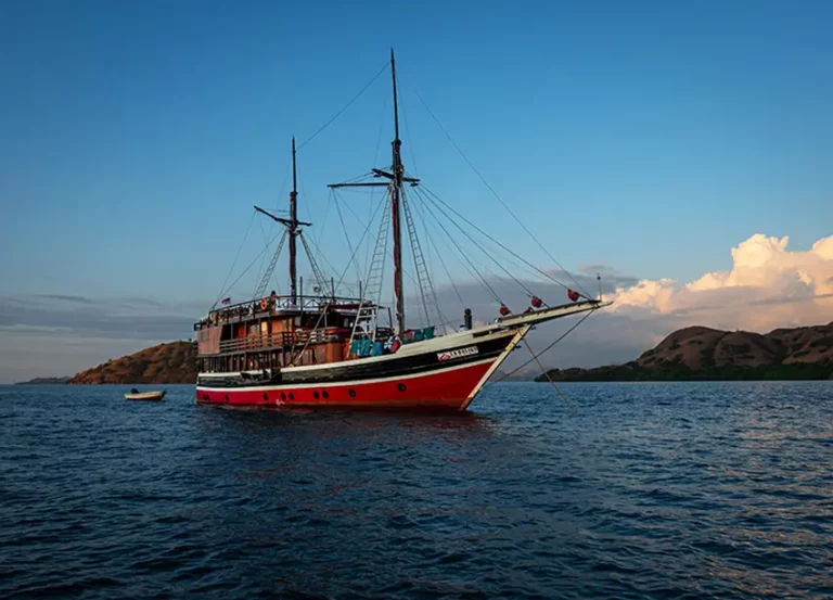 La Galigo boat in Komodo National Park