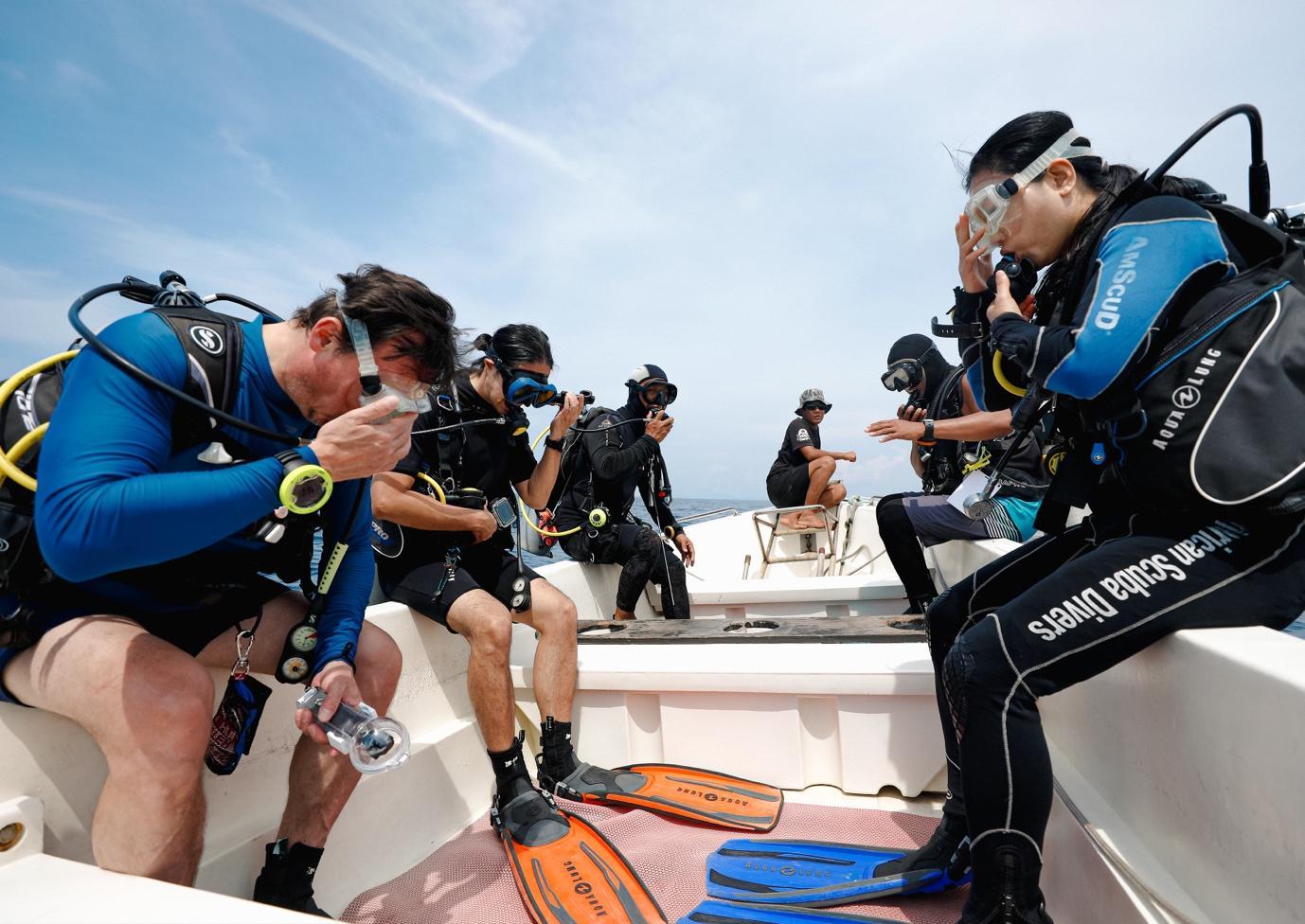 Safe Dive with Professional Guides - La Galigo Liveboard