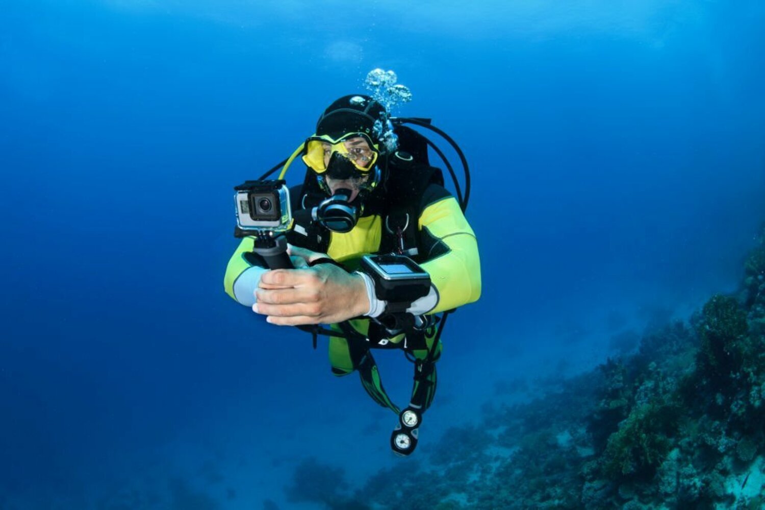 How to Make Sure Your Underwater Camera Housing Doesn't Flood - La Galigo Liveaboard