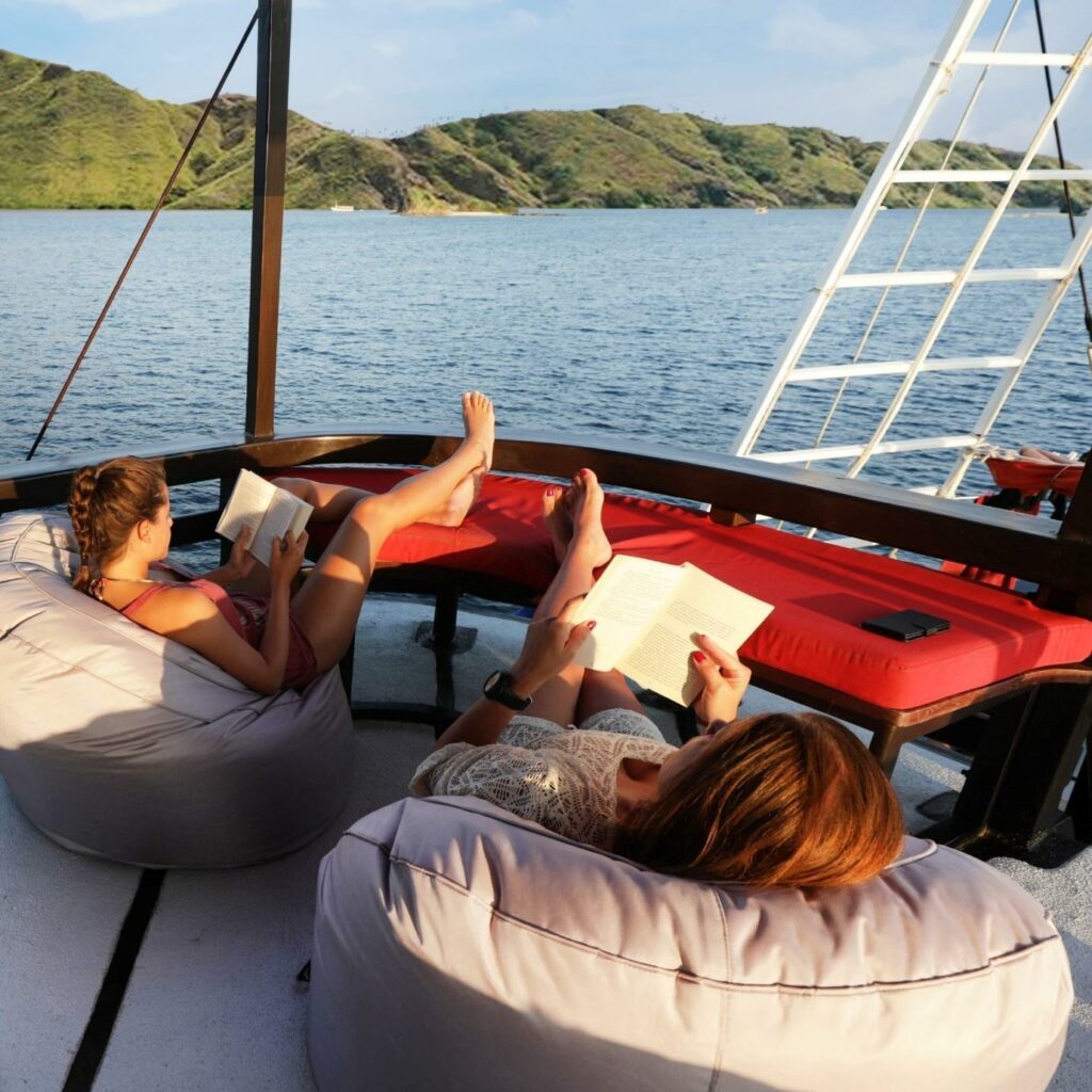 Liveaboard in Indonesia: A Day in the Life of a Liveaboard Diver in Indonesia 2 A Day in the Life of a Liveaboard Diver in Indonesia