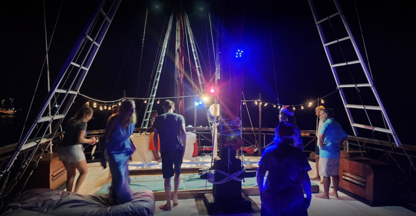 la galigo liveaboard review: customer experience onboard