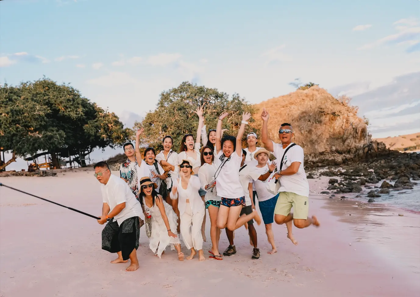 Komodo full charter