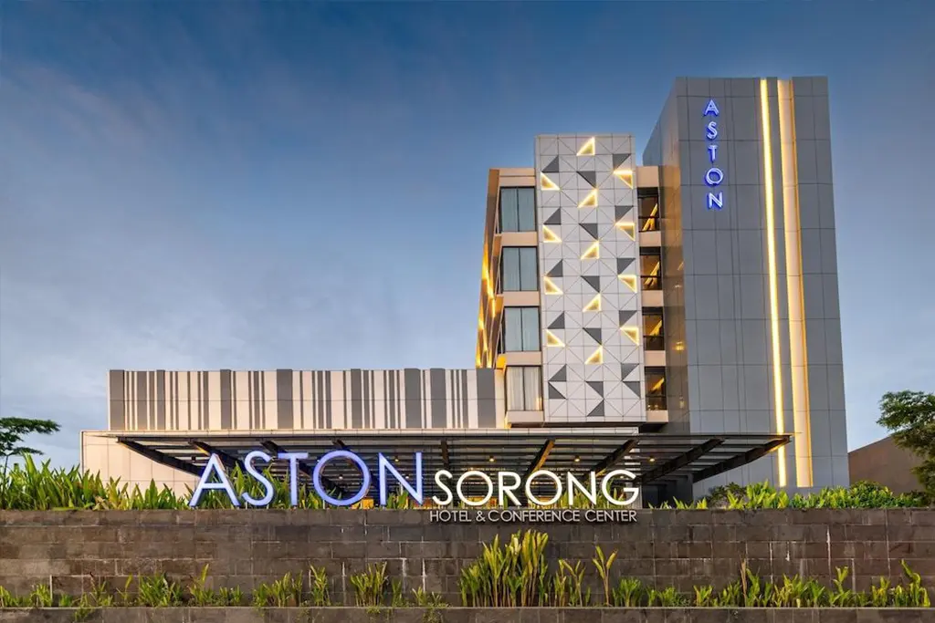 Aston Hotel