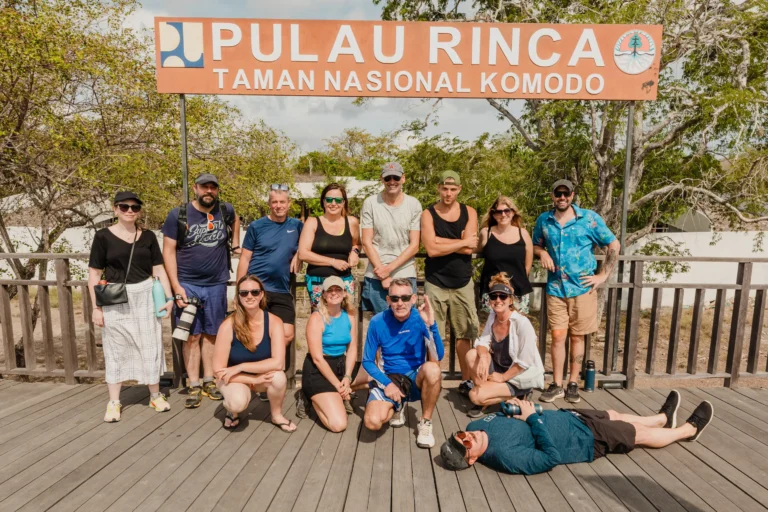La Galigo's guests taking a group photo in Rinca Island